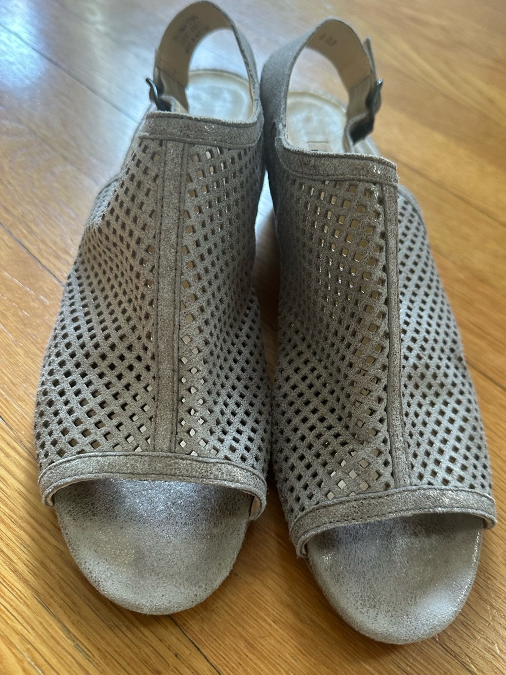 Gold Paul Green Perforated Slingback Sandals Coastal Grandma Comfort Luxury